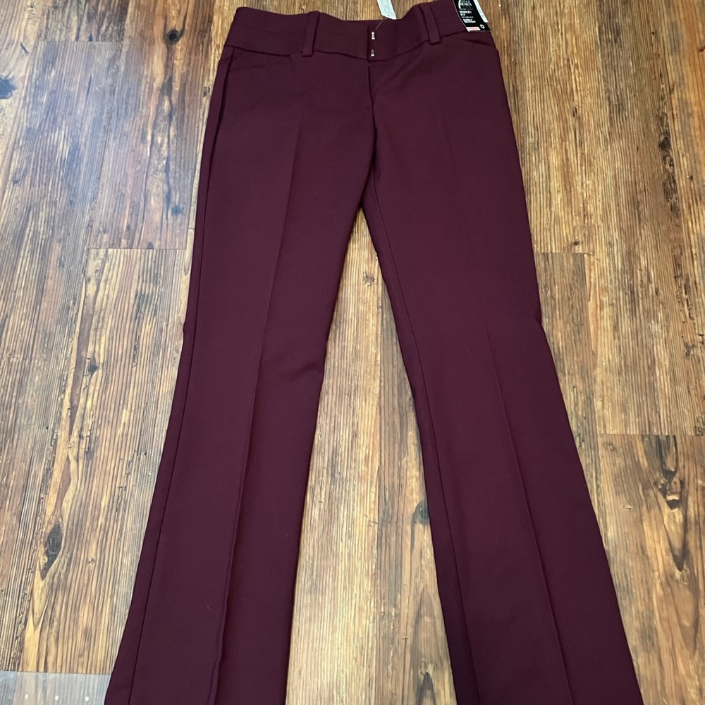 NY and Co 7th Avenue Design Pant Burgundy color